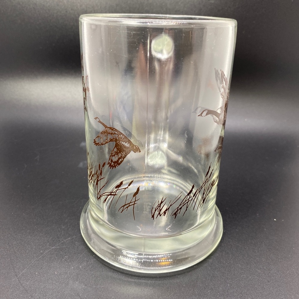1982 Avon 12 oz Clear Glass Mug Beer Stein Flying Geese or‎ Ducks#225